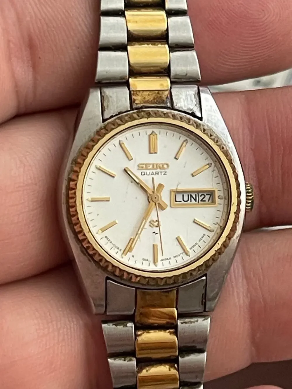 Seiko Women's Gold Tone Quartz Watch Day/Date Vintage 8523-0059 A4